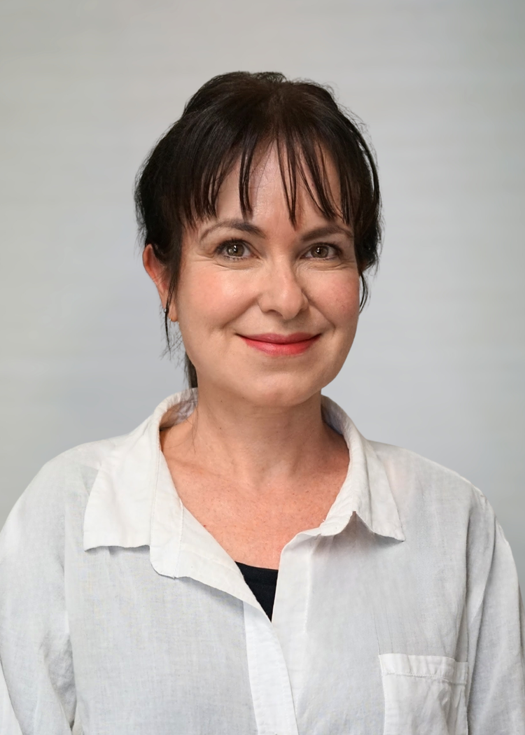 Dr Melanie Strang